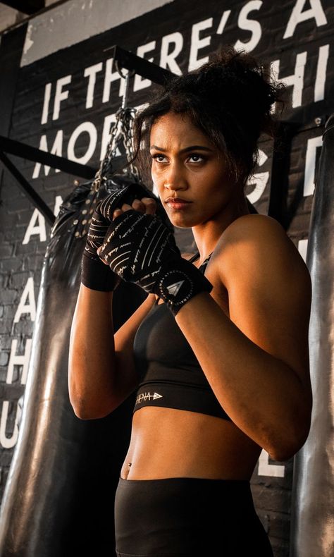 Female Martial Artist Aesthetic, Female Boxing Aesthetic, Female Fighter Aesthetic, Female Boxer Aesthetic, Mma Aesthetics, Martial Arts Aesthetic, Women Martial Arts, Fighter Woman, Combat Poses