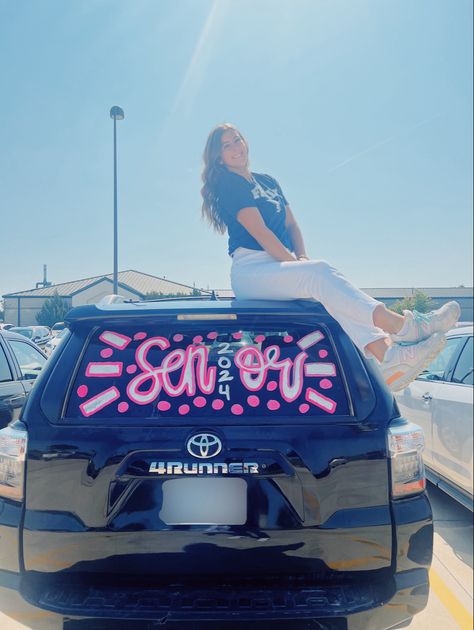 Ska, Senior Vehicle Decoration, Decorated Senior Cars, Senior Sunrise Car Decor, Senior Car Marker Ideas, Seniors Ideas High School, Senior Stole Ideas High Schools, Senior Window Paint Ideas, Senior Car Ideas 2024