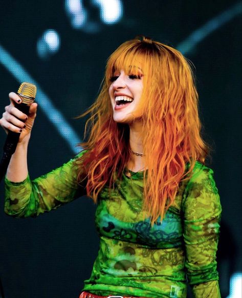 Hayley Williams, Hayley Paramore, Paramore Hayley Williams, Natural Women, Future Wife, Beautiful Redhead, Paramore, Attractive People, Concert Outfit