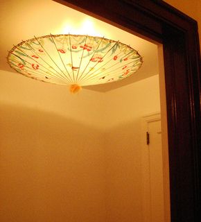 Tela, Cover Ugly Light Fixture, Diy Ceiling Lamp, Ceiling Fan Light Cover, Ceiling Fan Cover, Fan Light Covers, Diy Art Deco, Bohemian Lighting, Diy Light Bulb