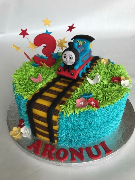 Train Theme Cake Ideas, Birthday Cake Thomas The Train, Titipo Train Birthday Cake, Thomas Engine Cake, Thomas Train Cake Ideas, Thomas Tank Cake, Thomas Train Cakes, Train Birthday Cakes For Boys, Thomas The Train Birthday Party Cake