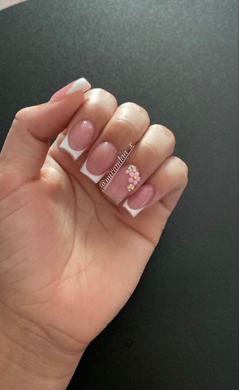 Inspo from nailedbysusyy on ig ✨ French Tops With Design, Cute Frenchies Nails Short, Short Floral French Tip Nails, Pink Acrylic With Flowers, Short White French Tips With Design, Cute Short French Nails, French Tip Nails With Flower Charms, Short Nails Acrylic Flowers, Short Nail With Flowers