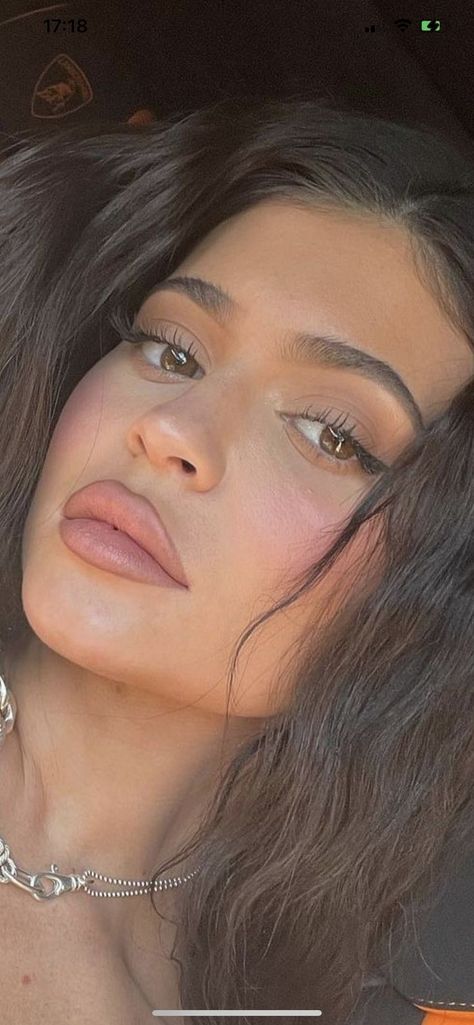 Kylie Jenner Iconic Photos, 2024 Makeup Looks, King Kylie Makeup, Kylie Jenner Makeup Natural, Kylie Jenner Icon, Kylie Jenner Aesthetic, Kylie Jenner Face, Maquillage Kylie Jenner, Kylie Jenner Makeup Look