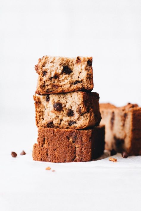 Paleo Vegan Chocolate Chip Banana Bread Patisserie, Vegan Chocolate Chip Banana Bread, Bakery Photography, Bread Photography, Feasting On Fruit, Chocolate Chip Banana, Easy Banana Bread, Plum Cake, Chocolate Chip Banana Bread