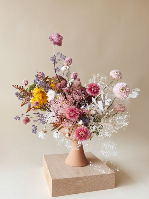 Dried Florals are Trending | San Luis Obispo Dried Floral Bud Vase, Dried Flower Arrangements Centerpiece, Dried Flower Centrepieces, Modern Dry Flower Arrangements, Centerpieces With Dried Flowers, Dry Flower Wedding Centerpiece, Modern Dried Flowers, Dry Floral Centerpieces, Dry Flowers Centerpieces