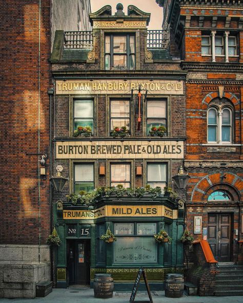 Pub Drawing, Queen Victoria And Prince Albert, Photography Account, London Buildings, Prince Frederick, British Architecture, British Pub, Old Pub, London Aesthetic