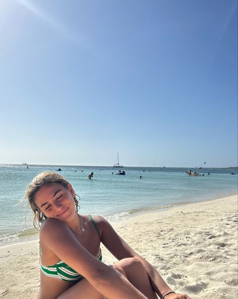 Beach Pose Sitting, Sitting Poses At The Beach, Ocean Beach Pictures, Vacation Beach Poses, Beach Pictures Florida, Sitting Beach Pictures, Sitting On The Beach Poses, Daytime Beach Pictures, Instagram Picture Ideas Aesthetic Summer