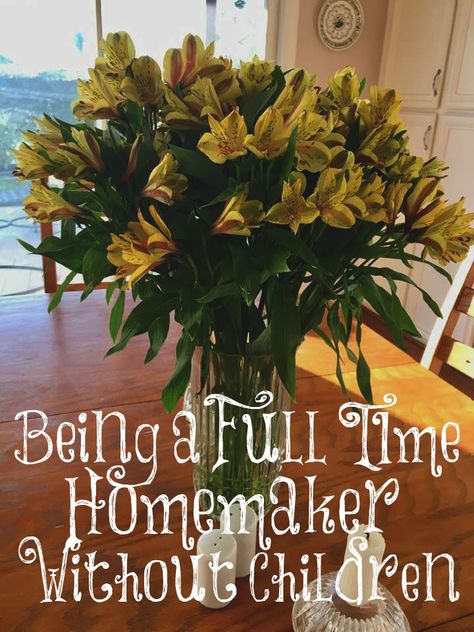 Homemaking For Beginners, Childless Homemaker, Stay At Home Wife No Kids, Trad Wife Life, Christian Homesteading, Homemaking Recipes, Homemaker Aesthetic, Homemaker Quotes, Trad Wife Aesthetic