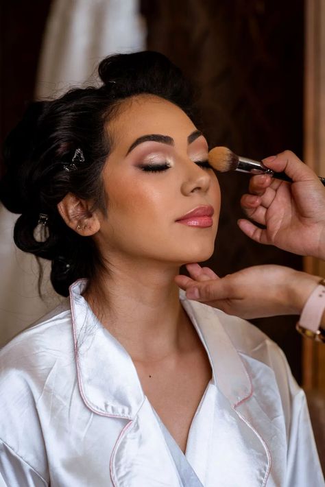 Getting Ready Makeup Wedding Photos, Makeup Wedding Photography, Bridal Makeup Photography Poses, Hair And Makeup Wedding Photography, Bride Hair Photography, Bridal Makeup Photos, Wedding Makeup Photoshoot, Bride Salon Photography, Bride Ready Photography