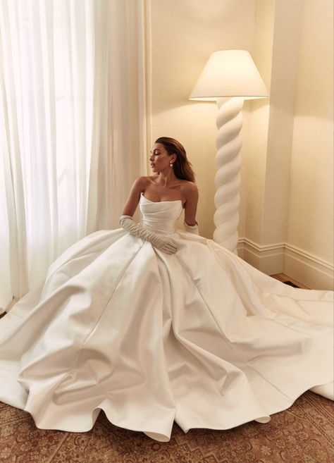 Leah Da Gloria Sasha Ballroom Wedding Gown, Big Wedding Dresses Ball Gown Princesses, Leah Da Gloria Wedding Dress, Wedding Ideas 2024, Princess Bride Dress, Bridgerton Wedding, Leah Da Gloria, Princess Ballgown, Satin Bridal Gowns