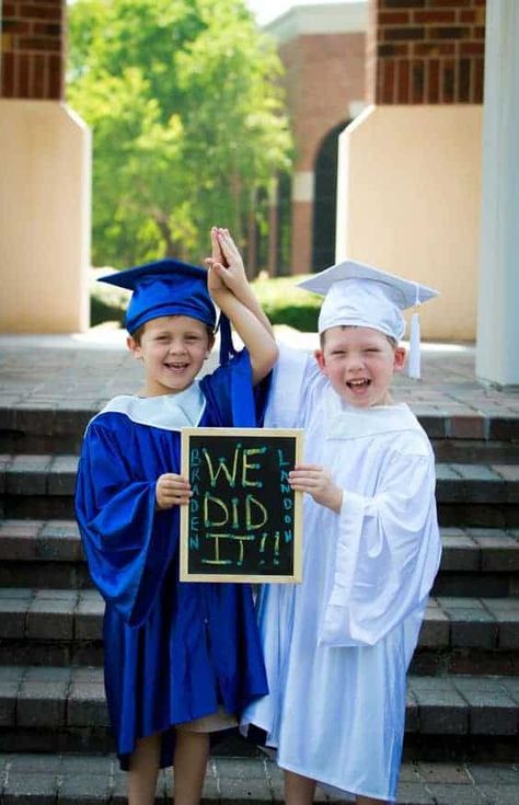 preschool graduation ceremony ideas | Free preschool graduation certificates Primary Graduation Ideas, Graduation Primary School, Preschool Grad Pictures, Primary School Graduation Ideas, Cousin Graduation Pictures, Graduation Pictures Kindergarten, Kindergarten Graduation Pictures Boys, Preschool Graduation Pictures Ideas, Kindergarten Graduation Photos