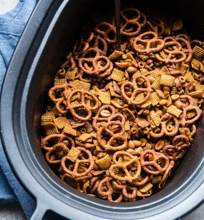 17 Shelf-Stable Snacks You Can Make in Bulk | SELF Healthy Trail Mix Recipes, Making Beef Jerky, Easy Homemade Snacks, Bulk Snacks, Homemade Pita Chips, Cheesy Crackers, Spicy Nuts, Trail Mix Recipes, Banana Bites