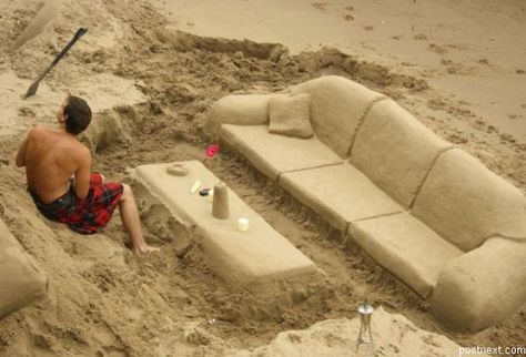 Beach Sand Castles, Beach Sand Art, Beach Sofa, Snow Sculptures, Snow Art, Sand Sculptures, Beach Hacks, Beach Activities, Ice Sculptures