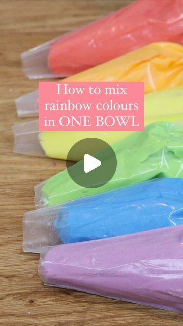 Emily | British Girl Bakes on Instagram: "🌈 Use this order to mix rainbow colours in just one bowl without washing in between!

#rainbowcakes #buttercream #cake #cakereels #cakedecorating #britishgirlbakes" Rainbow Theme Cupcakes Ideas, Cupcakes Rainbow Decoration, Rainbow Color Cake Birthday, Diy Rainbow Cake Decorating, Rainbow Cake 3rd Birthday, How To Make Rainbow Frosting, Rainbow Piping Frosting, Rainbow Buttercream Frosting, Rainbow Shape Cake