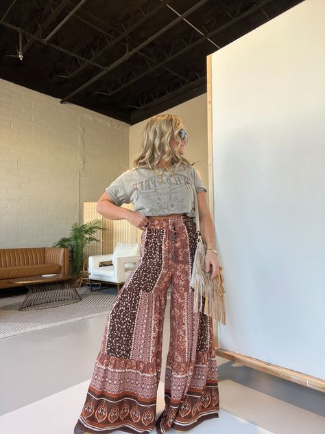 Born To Be Wild And Free Tee Mocha - LARGE Dresses Design Ideas, Boho Wide Leg Pants, Boho Mom, Estilo Hippy, Dresses Design, Born To Be Wild, Boho Style Outfits, Boxy Tee, Boho Pants