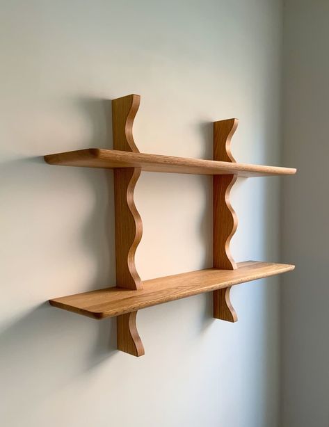 Designed and made in Brooklyn! The Wave wall mounted shelf is shown here in solid red oak with a natural finish. Keyhole brackets are installed in the shelf and can be hung with wall anchors. The shelf ships flat and is easy to assemble.  Made to order with a 2-3 week lead time Contact me for details on custom sizes or other lumber options Wooden Shelf Brackets, Diy Shelf Brackets, Plywood Projects, Wall Mounted Shelf, Wave Wall, Wooden Wall Shelves, Solid Wood Shelves, Wall Shelves Design, Mounted Shelves