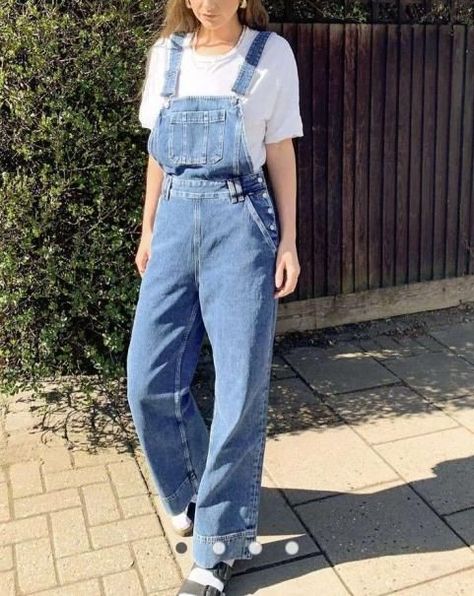 L M A O Dungarees Outfit Summer, Long Overalls Outfit, Dungaree Outfits, Style Salopette, Dungaree Outfit, Blue Dungarees, Long Overalls, Overalls Fashion, Blue Overalls