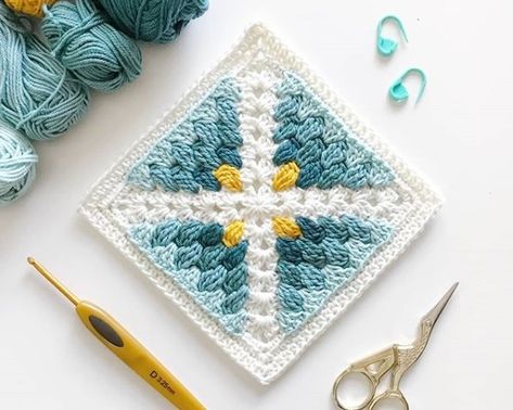 Crochet Square by LoopyStitch - Tutorials & More Square Crochet Projects, Crochet Pattern Blankets, Granny Square Crochet Projects, Crochet Projects Free, Sunflower Blanket, Squares Blanket, Square Crochet Pattern, Crochet Stitches Diagram, Crochet Rug Patterns