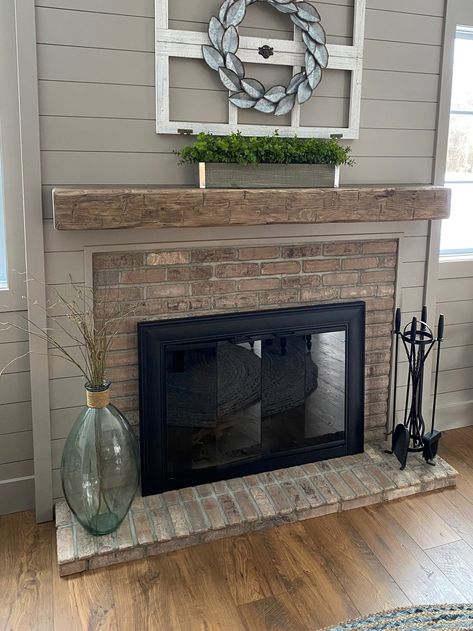 Farmhouse Fireplace Decor, Fireplace Update, Shiplap Fireplace, Brick Fireplace Makeover, Farmhouse Fireplace, Rustic Fireplaces, Fireplace Hearth, Corner Fireplace, Fireplace Remodel