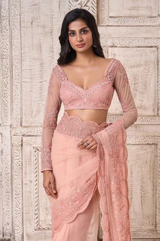 Shop for Ariyana Couture Peach Scallop Embroidered Border Saree With Blouse for Women Online at Aza Fashions Full Sleeve Sweetheart Neck Blouse Designs, Blouse Design Net Saree, Net Full Sleeve Blouse Designs, Trendy Back Blouse Designs, Sweetheart Neckline Blouse Saree, Blouse For Net Saree, Blouse Designs Sleeves Pattern, Full Sleeve Blouse Designs, Net Blouse Designs