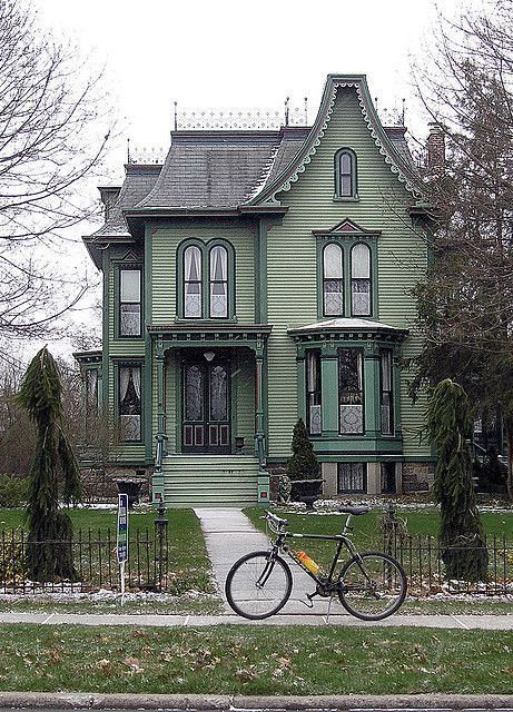 Victorian Architecture, Victorian Houses, Craftsman Style Homes, Craftsman Bungalows, Hijau Mint, Victorian Style Homes, This Old House, Hus Inspiration, Design Exterior