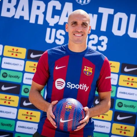 Former Catalonia international Oriol Romeu says he is a more efficient  positional midfield figure who is set to bolster the midfield of his new club Barcelona in the 2023/2024 season. Romeu who was at Barcelona's La Masia academy between 2008 and 2011 was signed by the Blaugrana from Girona on a three-year contract on July 19. In an interview with Esports3, Romeu stated that he would bring balance to manager Barcelona, Xavi Hernandez's team. Also Read - Exclusive: 2023 FIFAWWC; Use Wing Pla... Barcelona, Inspirational Quotes, Barcelona Coach, Xavi Hernandez, Barcelona Team, Fc Barcelona, 2023 2024, Cool Wallpaper, Bar