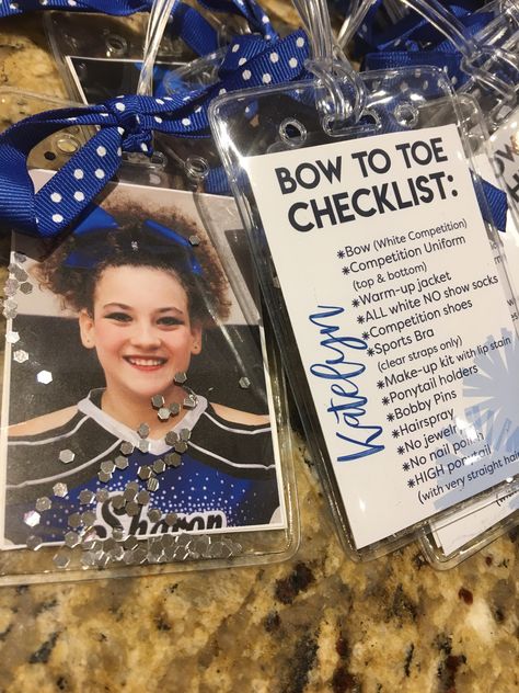 Simple Cheer Team Gifts, Senior Gifts Dance Team, End Of The Year Gifts For Cheerleaders, Cheer Comp Snacks, Team Mom Cheerleading Goodie Bags, Cheer Travel Kit, Cheer Thank You Gifts, Cheer Clothespins For Backpacks, Cheer Team Gift Ideas Diy