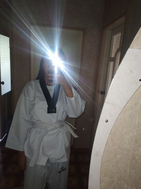 Jiu Jitsu, Taekwondo White Belt, Taekwondo Aesthetic Girl, Taekwondo Photo, Taekwondo Girl Aesthetic, Taekwondo Aesthetic, Belts Aesthetic, Happy Birthday Captions, Jiu Jitsu Belts