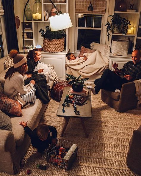 With Family Aesthetic, Good Family Relationships, Hanging With Family Aesthetic, Family Happy Aesthetic, Family Get Together Aesthetic, Family Together Aesthetic, Quality Family Time Aesthetic, Christmas With Family Aesthetic, Family Time Aesthetic At Home