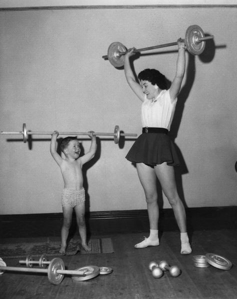 Aw! This mother-son team wins the 1959 Home Olympics. | 20 Redonk Ways People Worked Out In The Olden Days Strength Training, Keep Fit, Strong Women, Luis Gonzaga, Retro Fitness, Pilates Studio, Body Building Women, Kettlebell, You Fitness