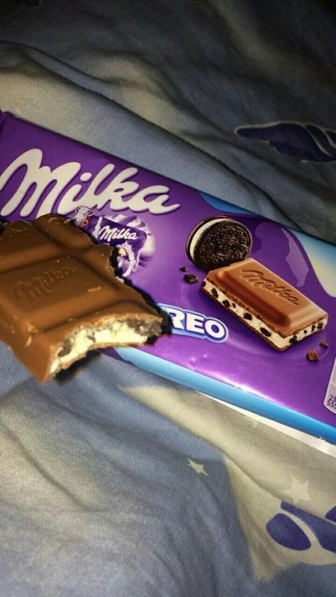 Dairy Milk Chocolate, Tumblr Food, Food Drink Photography, Snap Food, Instagram Food, Food Snapchat, Food Cravings, Junk Food, Chocolate Lovers