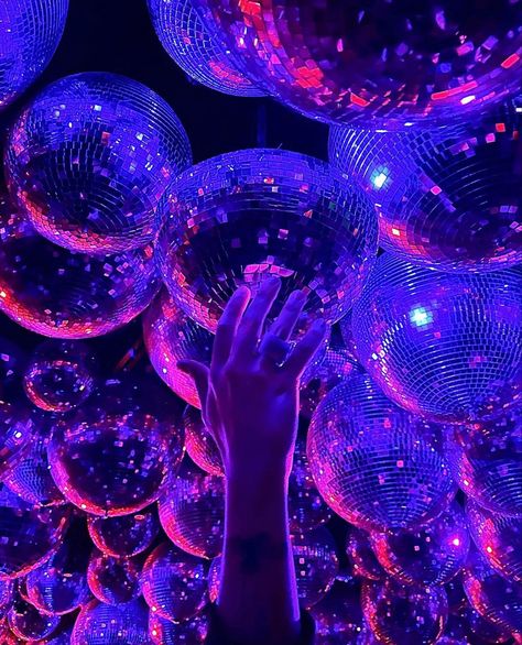 Purple Night Club Aesthetic, Dj Core Aesthetic, Purple Birthday Party Aesthetic, Rainbow Neon Aesthetic, Purple 90s Aesthetic, Synesthesia Aesthetic, Blue Club Aesthetic, Party Aesthetic Purple, Purple Club Aesthetic