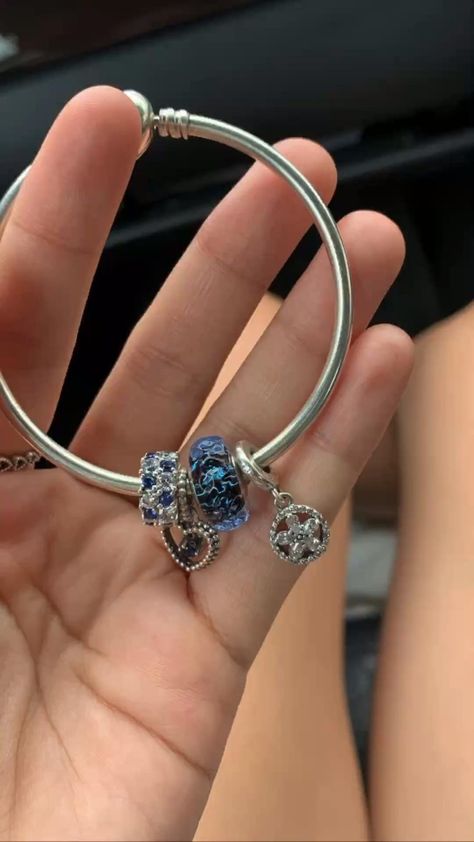 Bracelet Charms Aesthetic, Aesthetic Pandora Charm Bracelet, Pandora Blue Charm Bracelet, My Pandora Bracelet, Charm Bracelet Pandora Ideas, Pandora Bracelet Aesthetic Blue, Pandora Bracelet Theme, Pandora Bracelets Ideas, Pandora Charm Aesthetic