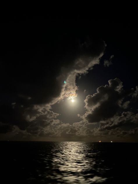 Moonlight On Beach, Moon By The Beach, Beach And Moon Aesthetic, Sea Moon Aesthetic, Moonlight On The Beach, Moon And Water Aesthetic, Night Water Aesthetic, Pyshic Aesthetic, Edinburgh At Night