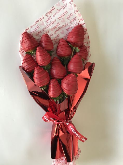 Bouquet Of Chocolate Strawberries, Bouquet Strawberries Chocolate, Strawberry Bouquet Valentines, Valentine’s Day Things To Sell, Valentine S Day Bouquet, Mini Strawberry Bouquet, Small Strawberry Bouquet, Valentines Strawberry Ideas, Valentine’s Strawberries