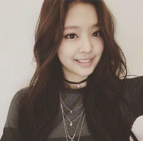 Blackpink Jennie Selfie, Jennie Selfie, Blackpink Debut, Jennie Kim Blackpink, Pre Debut, Jennie And Rosé, Jennie Lisa, Fan Fiction, Kim Jisoo