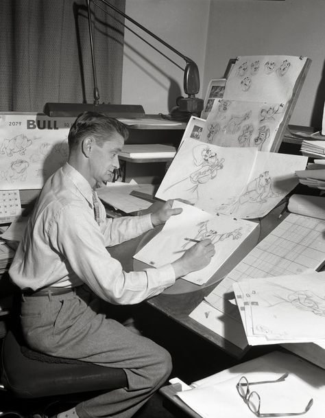 Behind the scenes of "Lady and the Tramp" (1955) Types Of Animation, Merlin L'enchanteur, Animation Career, Traditional Animation, Mary Poppins 1964, Frank Thomas, Samurai Jack, The Originals Characters, Animation Movie