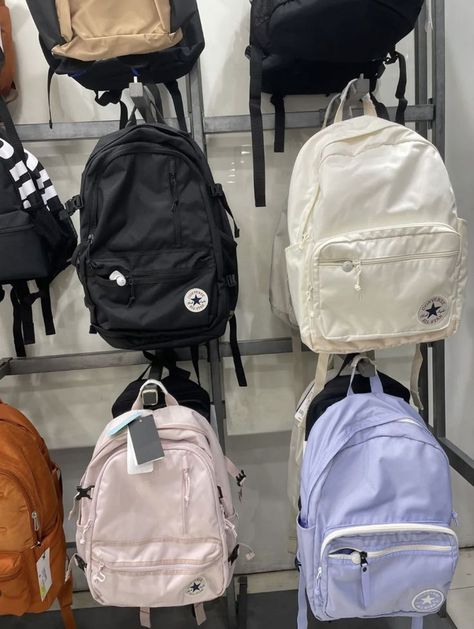 Mochila Grunge, Mochila Jansport, Cheap Decorating Ideas, Desain Tote Bag, Stylish School Bags, School Bag Essentials, Backpack Essentials, Inside My Bag, Handbag Essentials