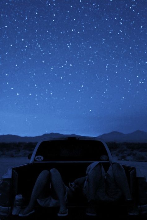 watching the stars together Bed Photography, Star Watching, Watching The Stars, Watch The Stars, Healthier Relationship, Dream Dates, Dream Date, Look At The Sky, Photography Summer