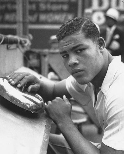 Black King And Queen, Joe Louis, Boxing History, Black Royalty, Boxing Champions, Black Men Hairstyles, Sports Hero, Black Art Pictures, Grown Man