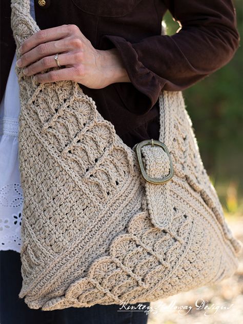 Crochet Square Purse Pattern, Crochet Hand Bags Purses, Crochet Patterns For Bags Free, Crochet Purse Closure, Crochet Tools Accessories, Crossbody Bag Pattern Free Crochet, Knitted Purses And Bags, Tote Crochet Bag Pattern Free, Crocheted Purses And Bags