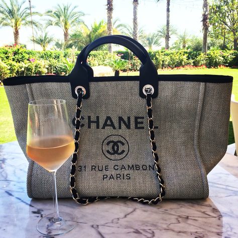 Chanel Deauville bag & a glass of Cotes de Provence rose in the sun in Dubai @annabel_in_london Chanel Deauville Tote Outfit, Deauville Chanel, Chanel Canvas Bag, Chanel Deauville Tote, Chanel Deauville, Tote Bag Outfit, Mint Bag, Chanel Canvas, Chanel Tote Bag
