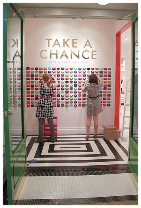 Brilliant idea! The "Kate Spade Interactive Wall" located at the entrance to the #event. Great way to encourage guest conversation. Interaktives Design, David Stark, Interactive Wall, Interactive Events, Interactive Exhibition, Interactive Walls, Coffee Talk, Experiential Marketing, Take A Chance