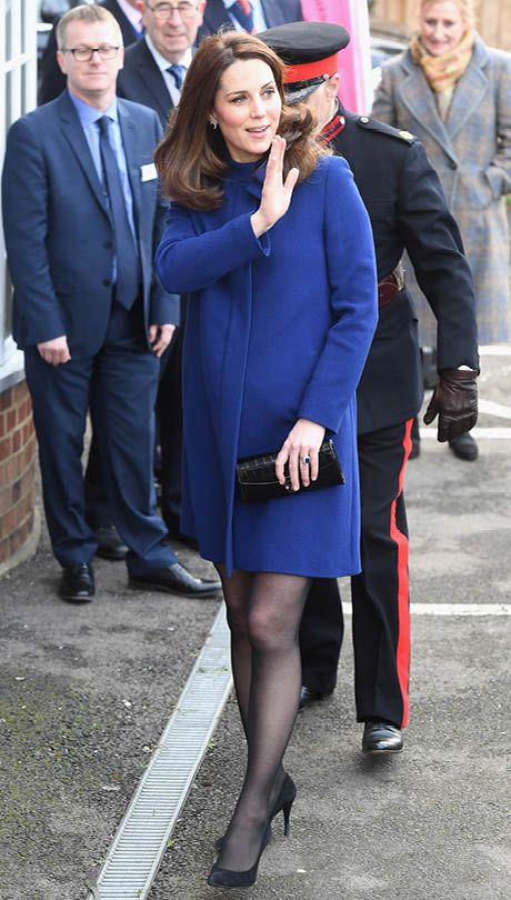 Kate Middleton's Style: All of the Duchess of Cambridge's Best Looks Polo Match Outfit, Moda Kate Middleton, Royal Blue Coat, Kate Middleton Legs, Style Kate Middleton, Duchesse Kate, Looks Kate Middleton, Duchesse Catherine, Princesa Kate Middleton