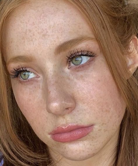 Eyebrows Redheads, Pale People, Wrong Answers Only, Red Hair Green Eyes, Copper Red Hair, Freckles Makeup, Women With Freckles, Redhead Makeup, Ginger Women