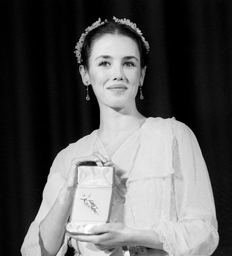 Isabelle Adjani, Award for Best Actress - Quartet - Possession - Festival de Cannes Emily Osment, Josh Duhamel, Tumblr, Isabella Adjani, Cool Attitude, Isabelle Adjani, Best Actress Award, Sophie Marceau, French Cinema