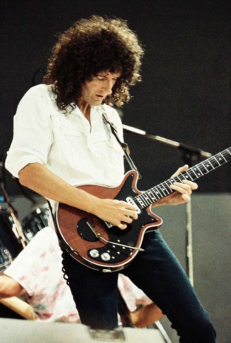 Live Aid 13 july 1985. Photo by Peter Still Queen Brian May, Live Aid, Queen Photos, Roger Taylor, Queen Freddie Mercury, Brian May, John Deacon, Queen Band, Killer Queen