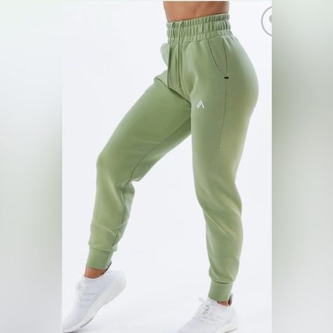 Size S Alphalete sweatpants Lounge Looks, Green Joggers, Cuffed Joggers, Green Brands, Women Essentials, Womens Bras, Outfit Goals, Sporty Look, Green Fashion