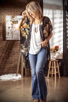 Kimono Diy, Boho Fashion Over 40, Look Boho Chic, Moda Hippie, Estilo Hippie, Boho Fashion Summer, Boho Style Outfits, Mode Boho, Look Boho