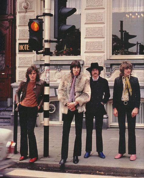 Tumblr, Pink Floyd Outfit, Pink Floyd Members, Pink Floyd Band, Pink Floyd Poster, Pink Floyd Art, Richard Williams, Richard Wright, Roger Waters